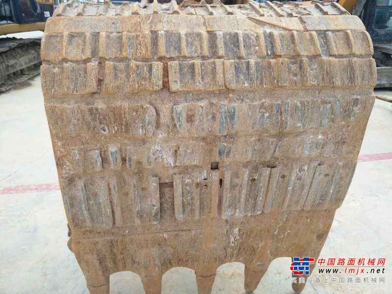 贵州出售转让二手6000小时2011年日立ZX240挖掘机