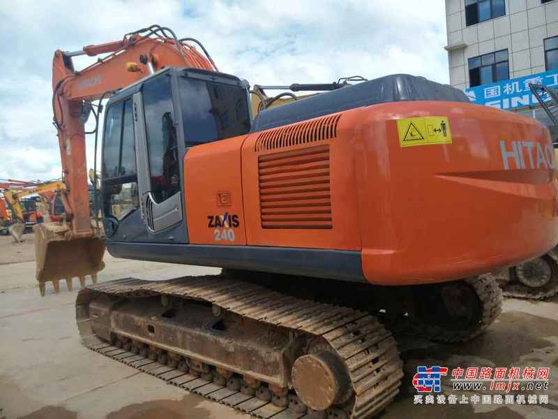 贵州出售转让二手6000小时2011年日立ZX240挖掘机
