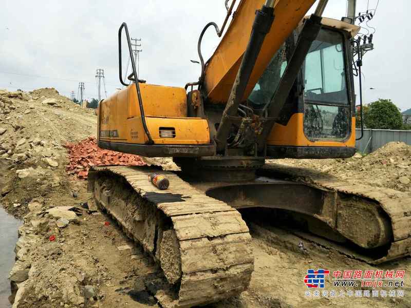 四川出售转让二手8000小时2010年三一重工SY215C挖掘机