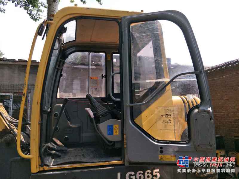 河南出售转让二手8000小时2011年临工LG665挖掘机