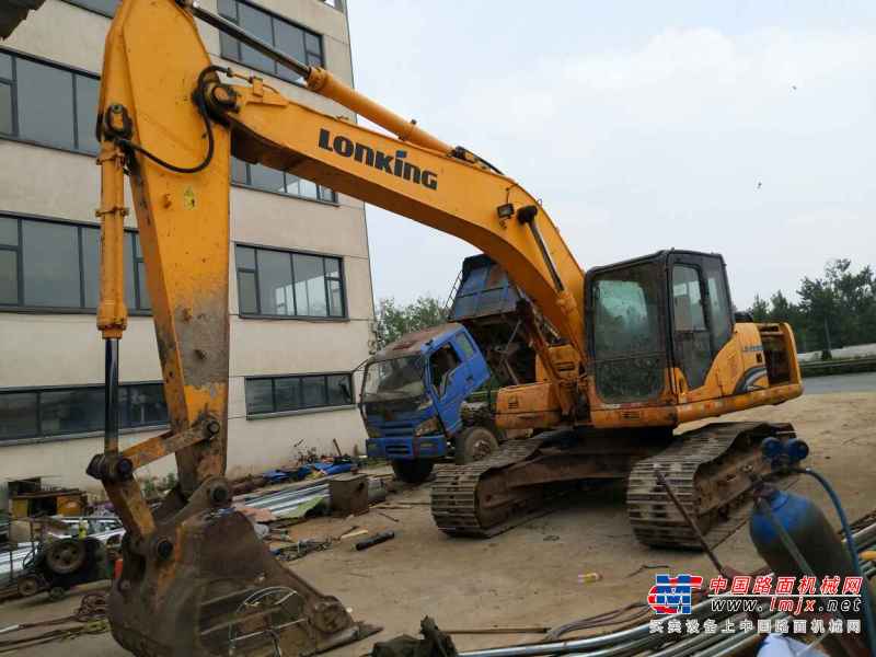 山东出售转让二手7000小时2010年龙工LG6235挖掘机