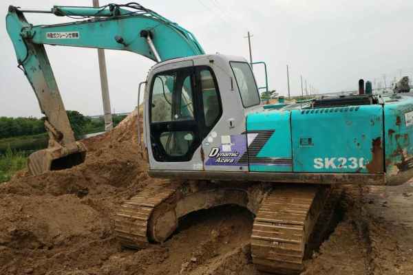 江西出售转让二手10000小时2006年神钢SK200挖掘机