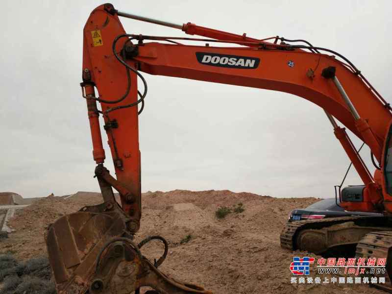 内蒙古出售转让二手8000小时2010年斗山DX300LC挖掘机