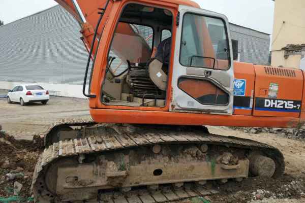 河南出售转让二手8000小时2010年斗山DH215挖掘机