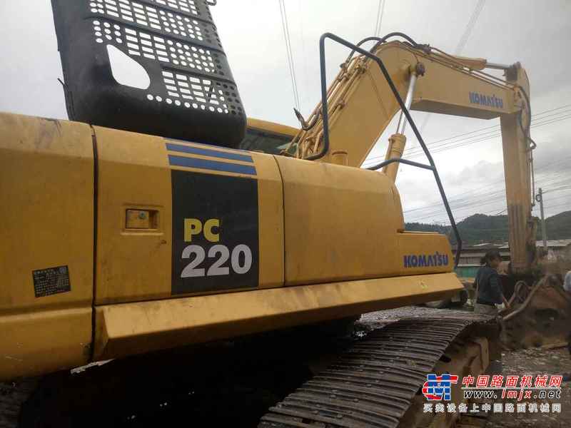 贵州出售转让二手11000小时2008年小松PC220挖掘机
