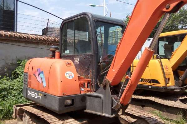 北京出售转让二手5908小时2011年斗山DH60挖掘机