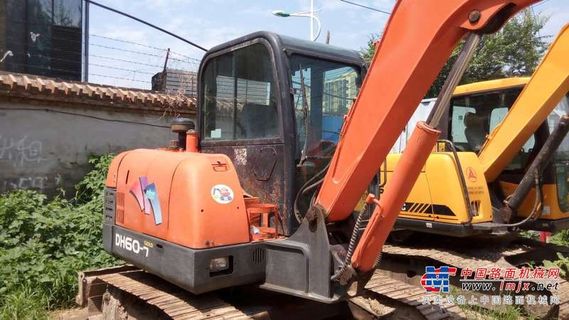 北京出售转让二手5908小时2011年斗山DH60挖掘机