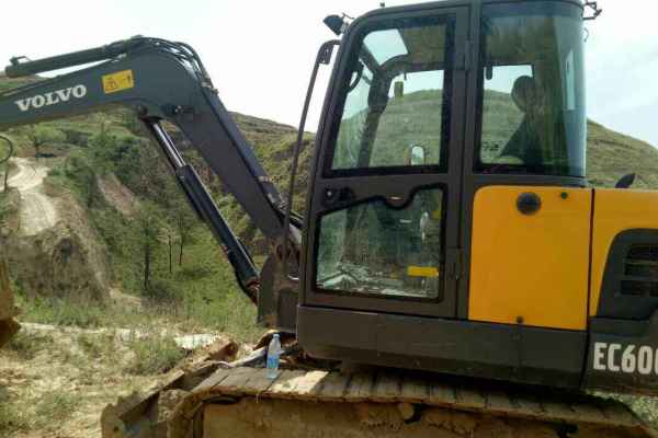 山西出售转让二手2600小时2013年沃尔沃EC60C挖掘机