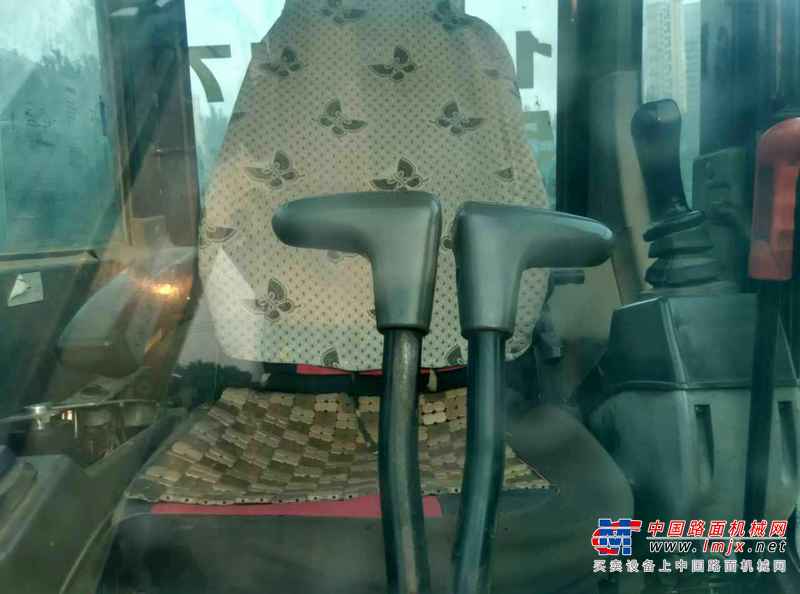 辽宁出售转让二手8000小时2010年福田雷沃FR65V8挖掘机