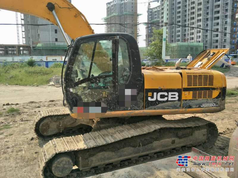 安徽出售转让二手8600小时2011年JCBJS220LC挖掘机