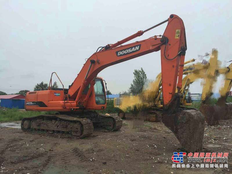 黑龙江出售转让二手10000小时2010年斗山DH225LC挖掘机