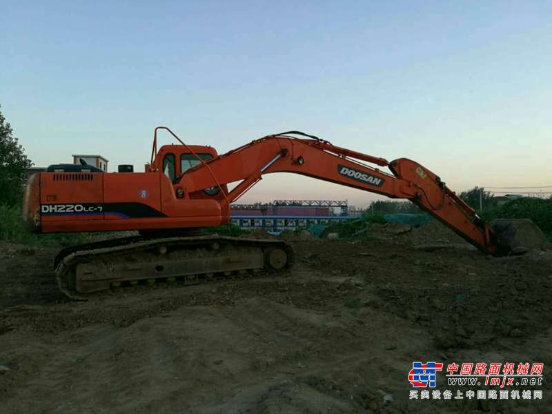 河南出售转让二手6839小时2010年斗山DH220LC挖掘机