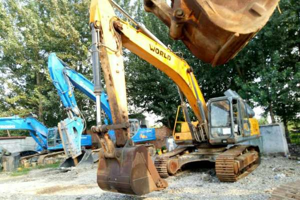 山东出售转让二手4372小时2014年沃得重工W2330LC挖掘机