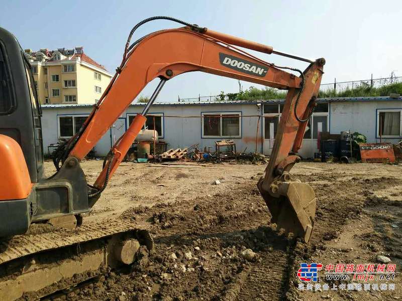 山东出售转让二手8000小时2011年斗山DH55挖掘机