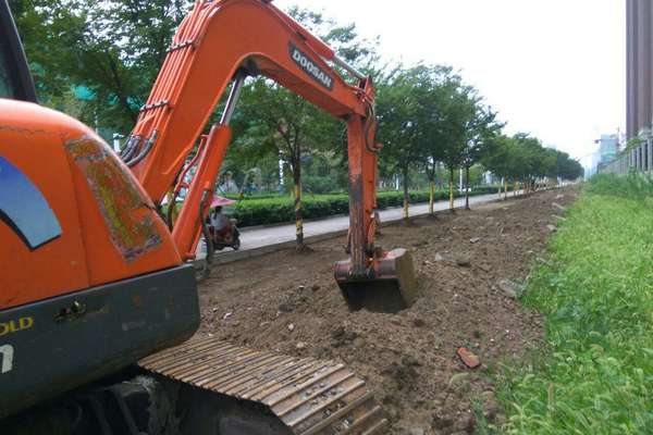 安徽出售转让二手8000小时2010年斗山DH60挖掘机