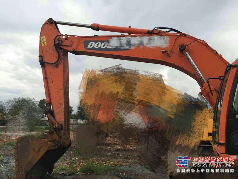 黑龙江出售转让二手14000小时2006年斗山DH300LC挖掘机