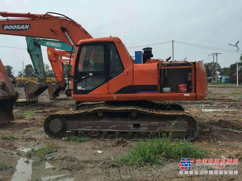 黑龙江出售转让二手15000小时2005年斗山DH225挖掘机