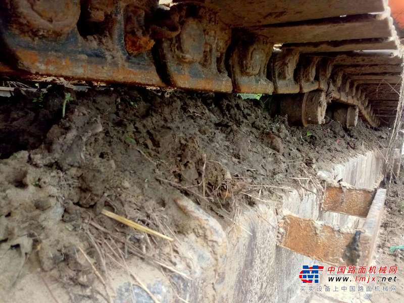 黑龙江出售转让二手12000小时2004年日立ZX230挖掘机