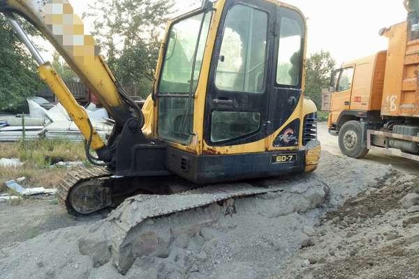 山西出售转让二手7800小时2006年现代R60挖掘机