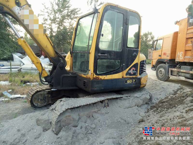山西出售转让二手7800小时2006年现代R60挖掘机
