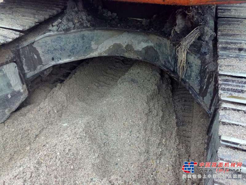 黑龙江出售转让二手12000小时2005年日立EX225USR挖掘机