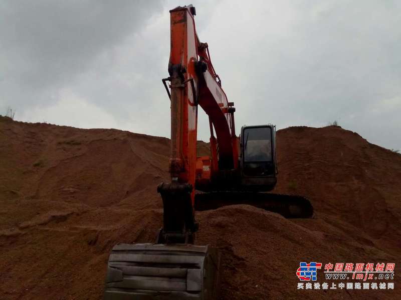 黑龙江出售转让二手12000小时2005年日立EX225USR挖掘机