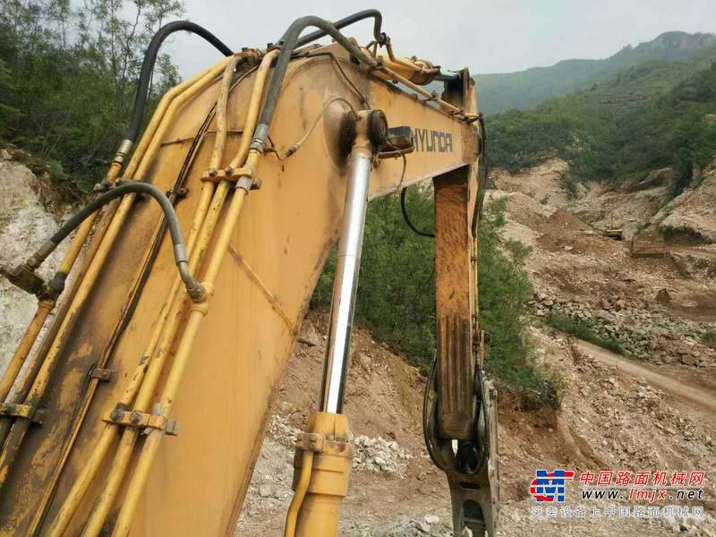 河北出售转让二手15000小时2006年现代R305LC挖掘机