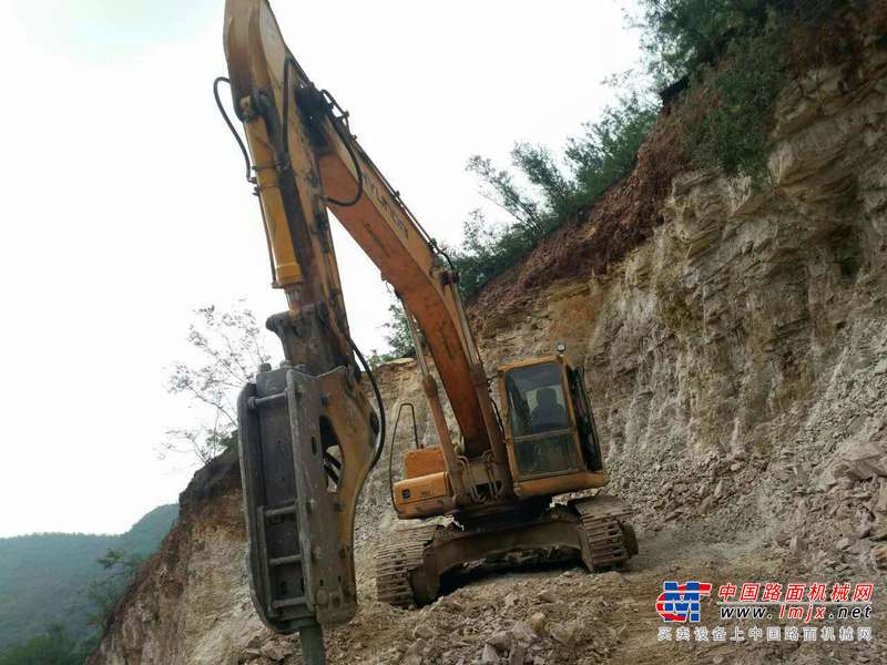 河北出售转让二手15000小时2006年现代R305LC挖掘机