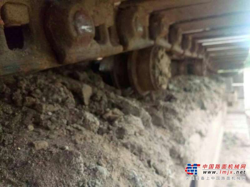 黑龙江出售转让二手8300小时2010年斗山DH225LC挖掘机