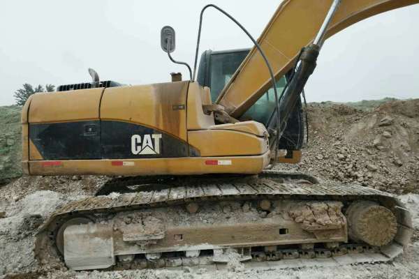 河南出售转让二手9800小时2011年卡特彼勒320D挖掘机