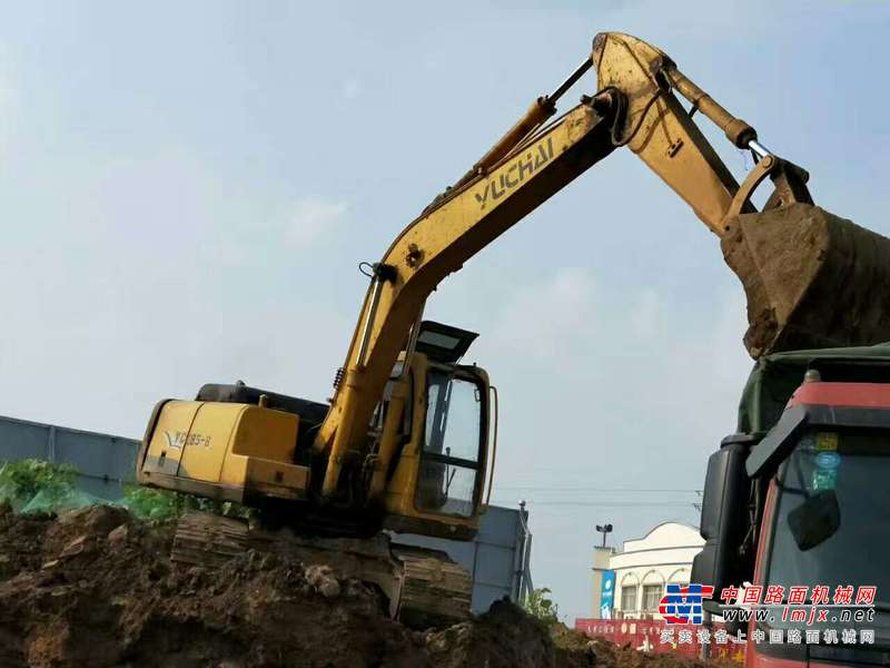 山东出售转让二手9000小时2010年玉柴YC135挖掘机