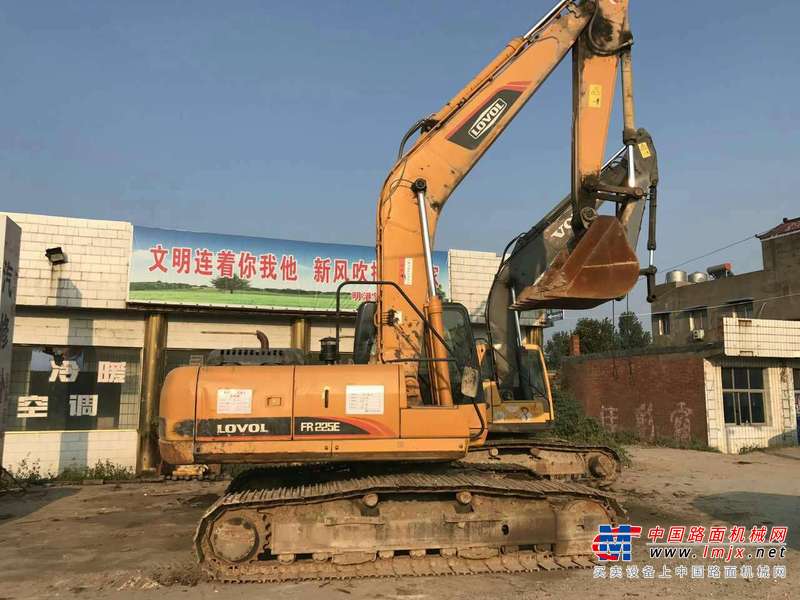 河南出售转让二手5000小时2012年福田雷沃FR225E挖掘机