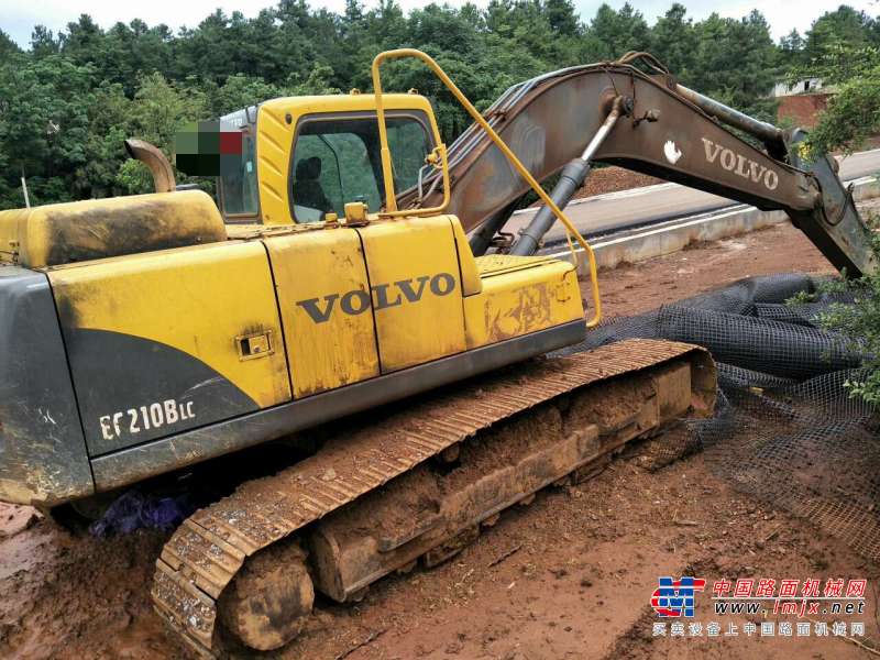云南出售转让二手9845小时2012年沃尔沃EC210C挖掘机