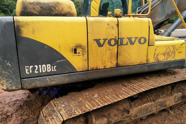 云南出售转让二手9845小时2012年沃尔沃EC210C挖掘机