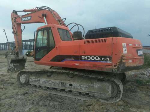 黑龙江出售转让二手8000小时2009年斗山DH300LC挖掘机