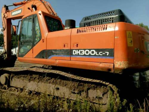 黑龙江出售转让二手10000小时2009年斗山DH300LC挖掘机