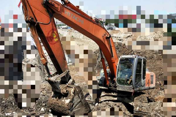 山西出售转让二手9000小时2008年日立ZX240挖掘机