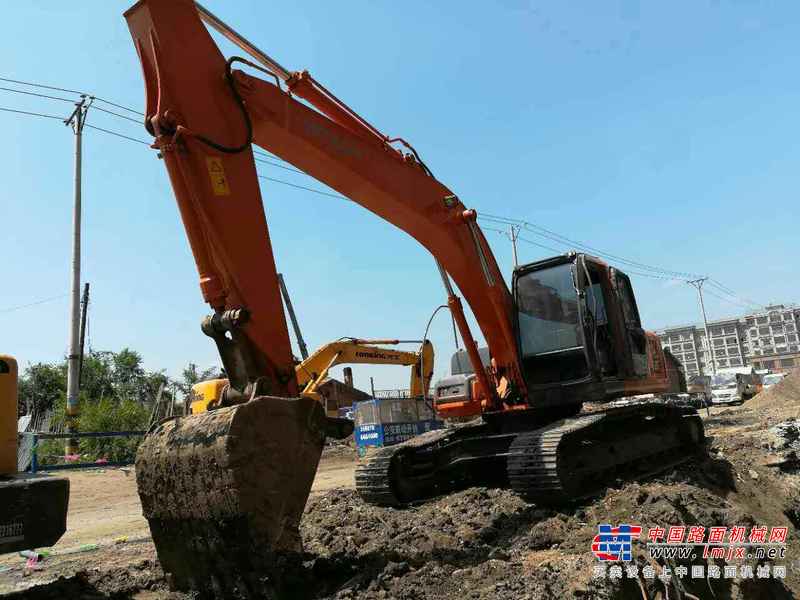 黑龙江出售转让二手8600小时2005年日立ZL210LCHHE挖掘机