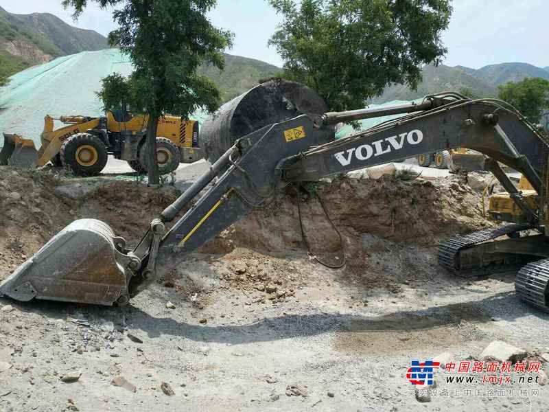 山西出售转让二手10000小时2008年沃尔沃EC240BLC挖掘机