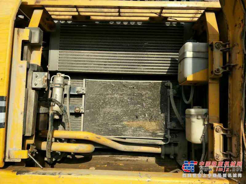 江西出售转让二手7000小时2011年龙工LG6235挖掘机