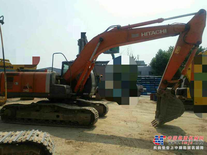 陕西出售转让二手8000小时2010年日立ZX240挖掘机
