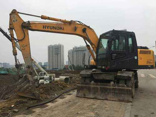 山西出售转让二手5000小时2013年现代R150挖掘机