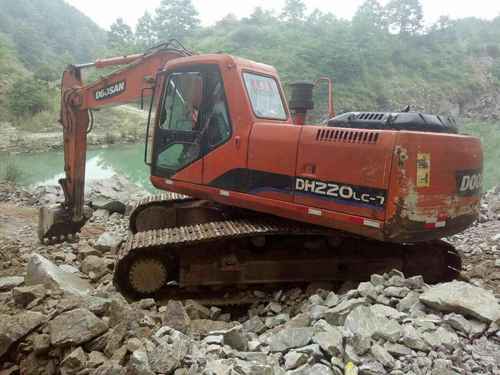 江西出售转让二手9000小时2007年斗山DH220挖掘机