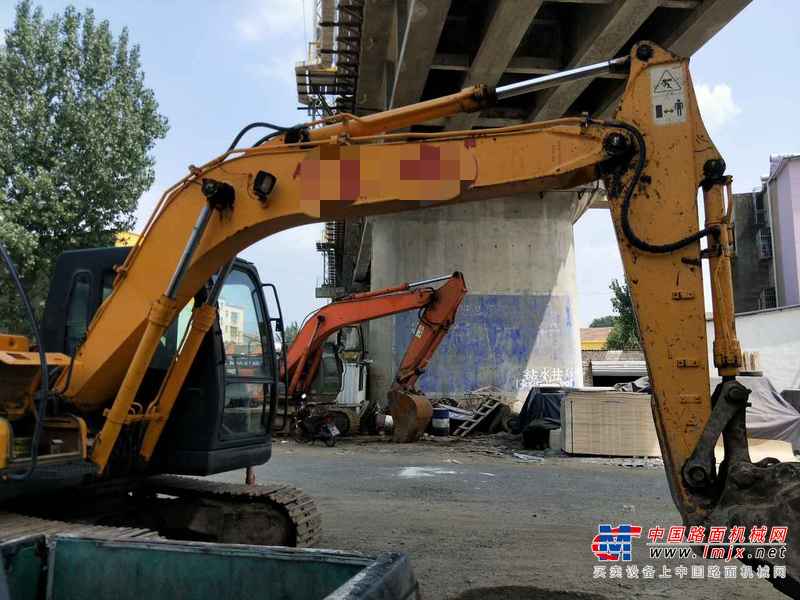 湖北出售转让二手4602小时2011年现代R110挖掘机