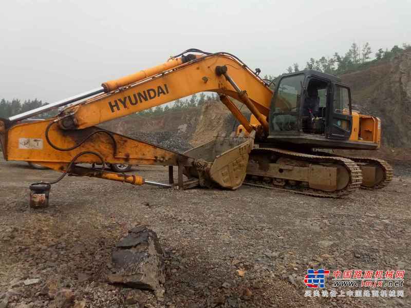 黑龙江出售转让二手10000小时2010年现代R305LC挖掘机
