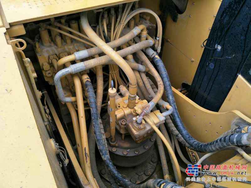 湖北出售转让二手9600小时2011年卡特彼勒320D挖掘机