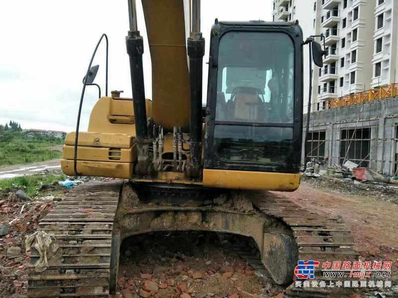 湖北出售转让二手9600小时2011年卡特彼勒320D挖掘机