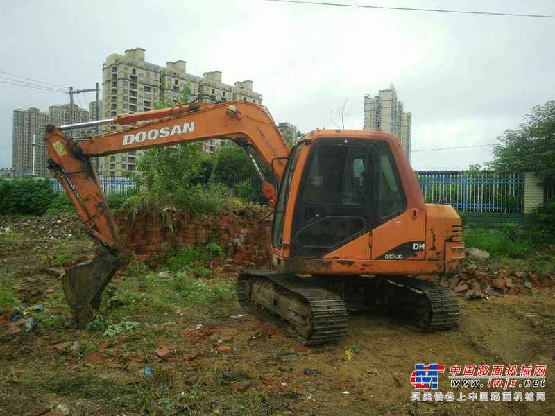 湖北出售转让二手9600小时2010年斗山DH80GOLD挖掘机