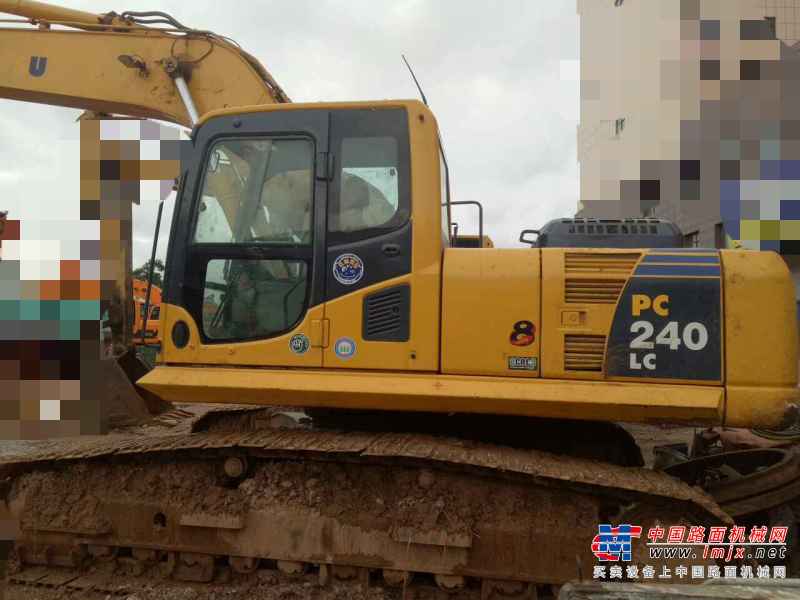 云南出售转让二手9853小时2011年小松PC240LC挖掘机
