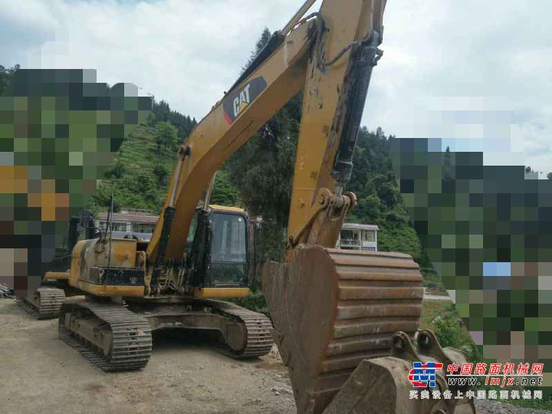 贵州出售转让二手2600小时2014年卡特彼勒324D挖掘机
